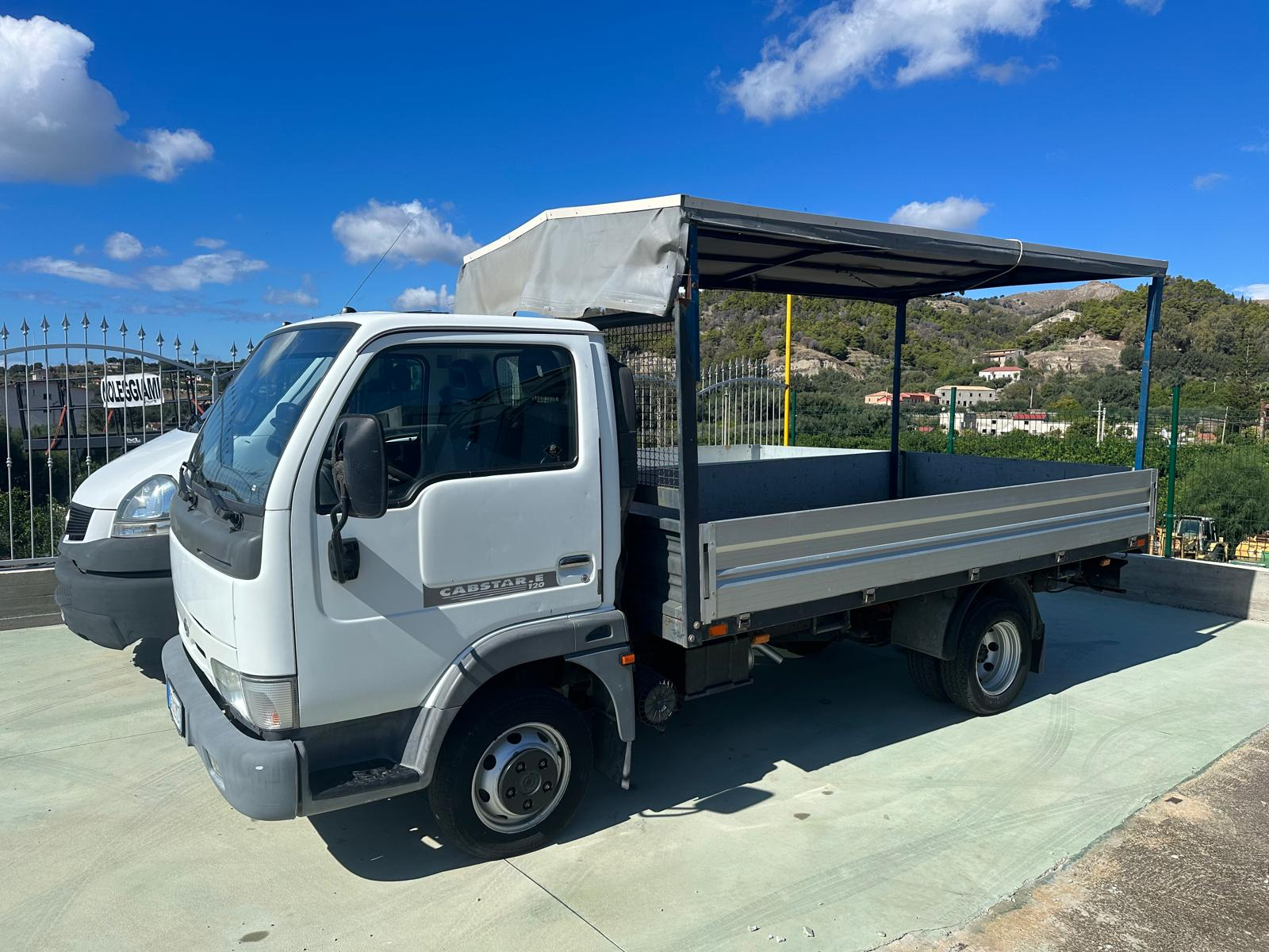 Nissan Cabstar 120